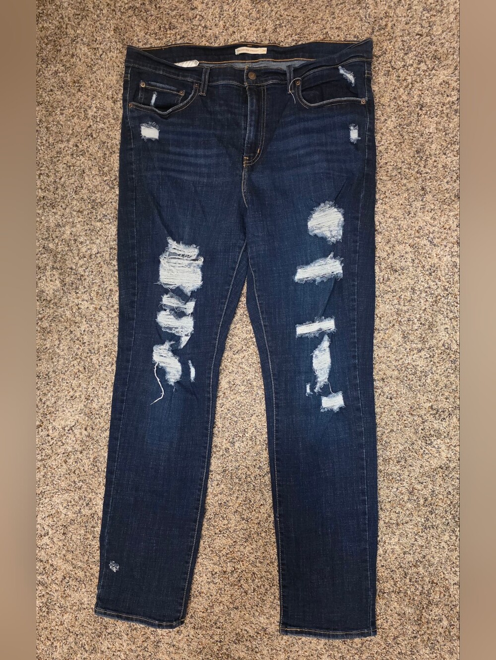 Levi's Dark Blue Distressed 724 High Rise Straigt Leg Size 34